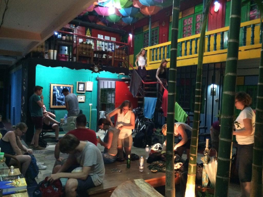Goodmorning By Tamarind Hostel พระนครศรีอยุธยา ภายนอก รูปภาพ